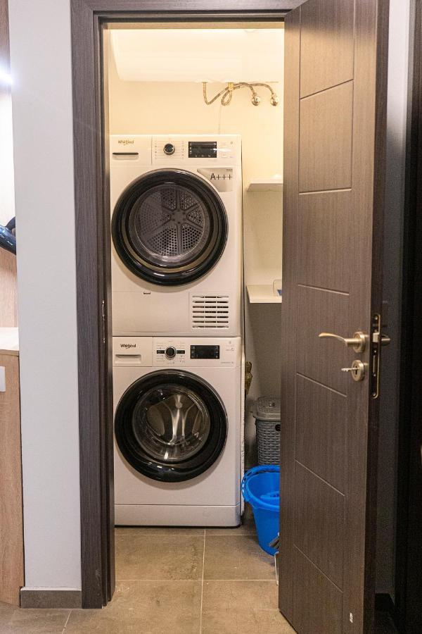 Fancy Big Apartment In The Heart Of Sofia Exteriör bild